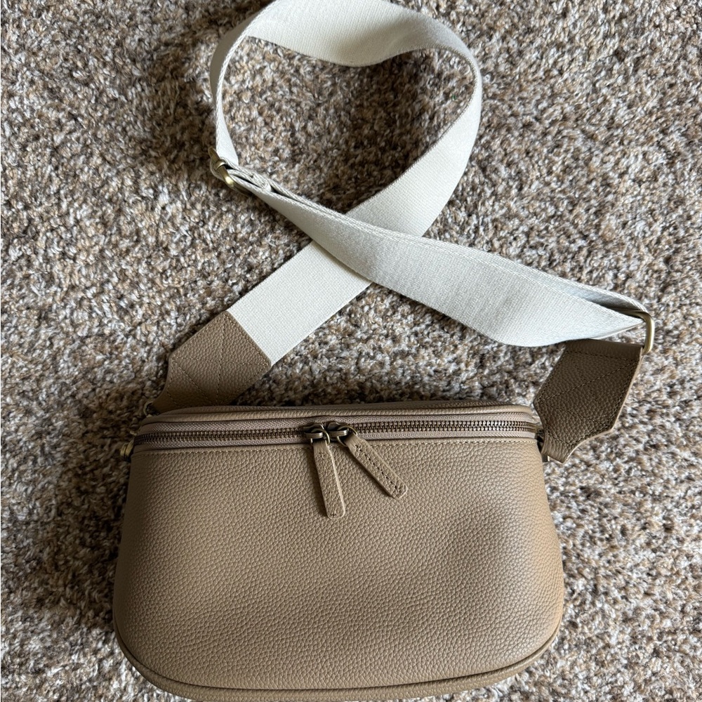 Andar Waymaker Crossbody